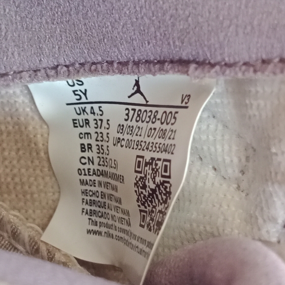 Cool Grey' Air Jordan 11  Size 5Y - Picture 6 of 10